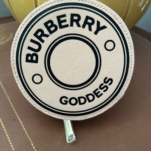 Burberry Goddess travel case EUC